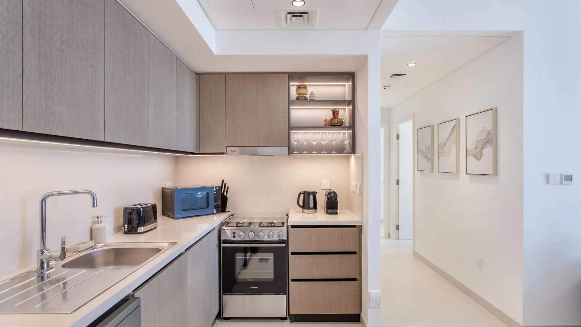 Downtown Luxury 2 Bed Apartment Dubai