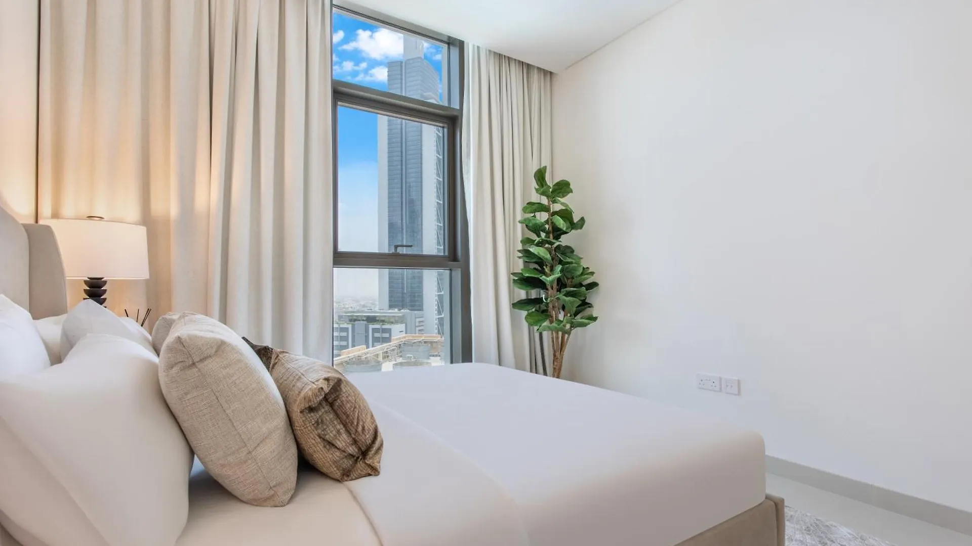 Downtown Luxury 2 Bed Apartment Dubai 0*,