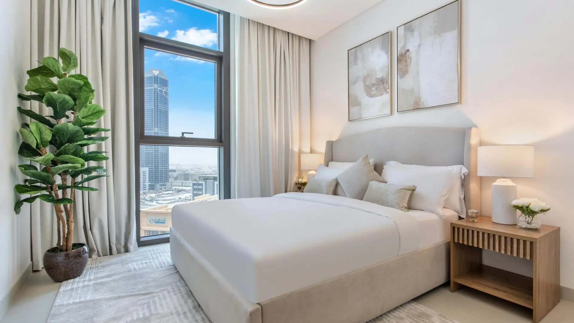 Downtown Luxury 2 Bed Apartment Dubai