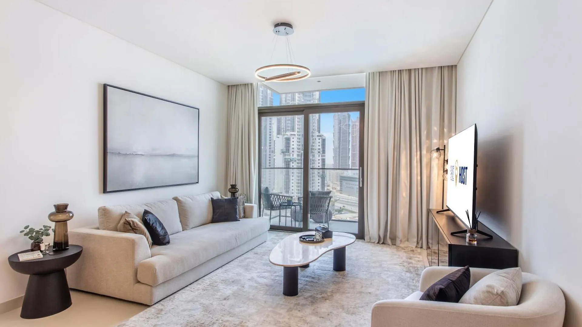 Downtown Luxury 2 Bed Apartment Dubai