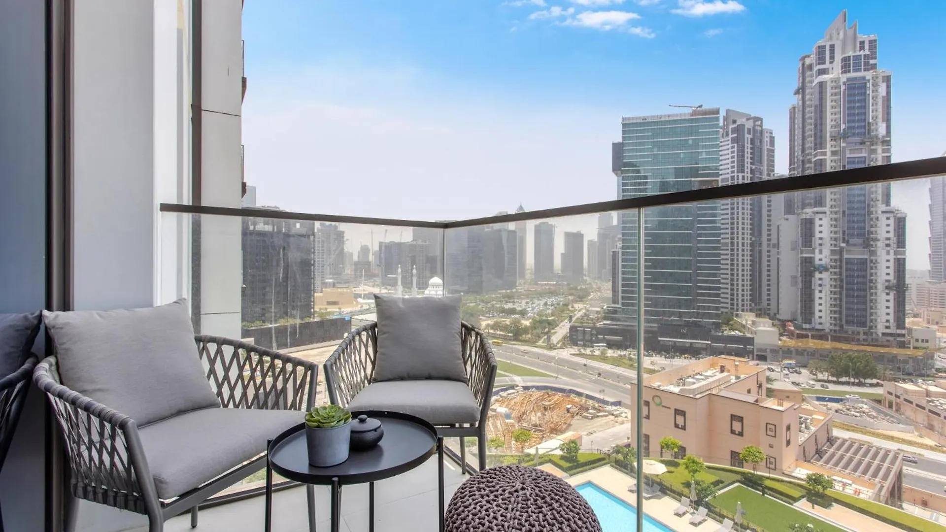 Downtown Luxury 2 Bed Apartment Dubai United Arab Emirates